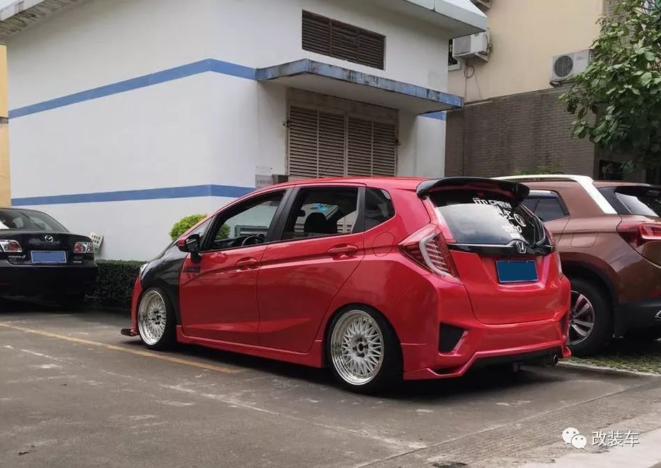 老妈把GK5换成了CVT,仍然阻挡不了他把飞度改装成