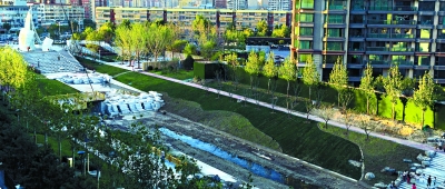 独特的造型，精心的布局，公园传递着一种现代的时尚。