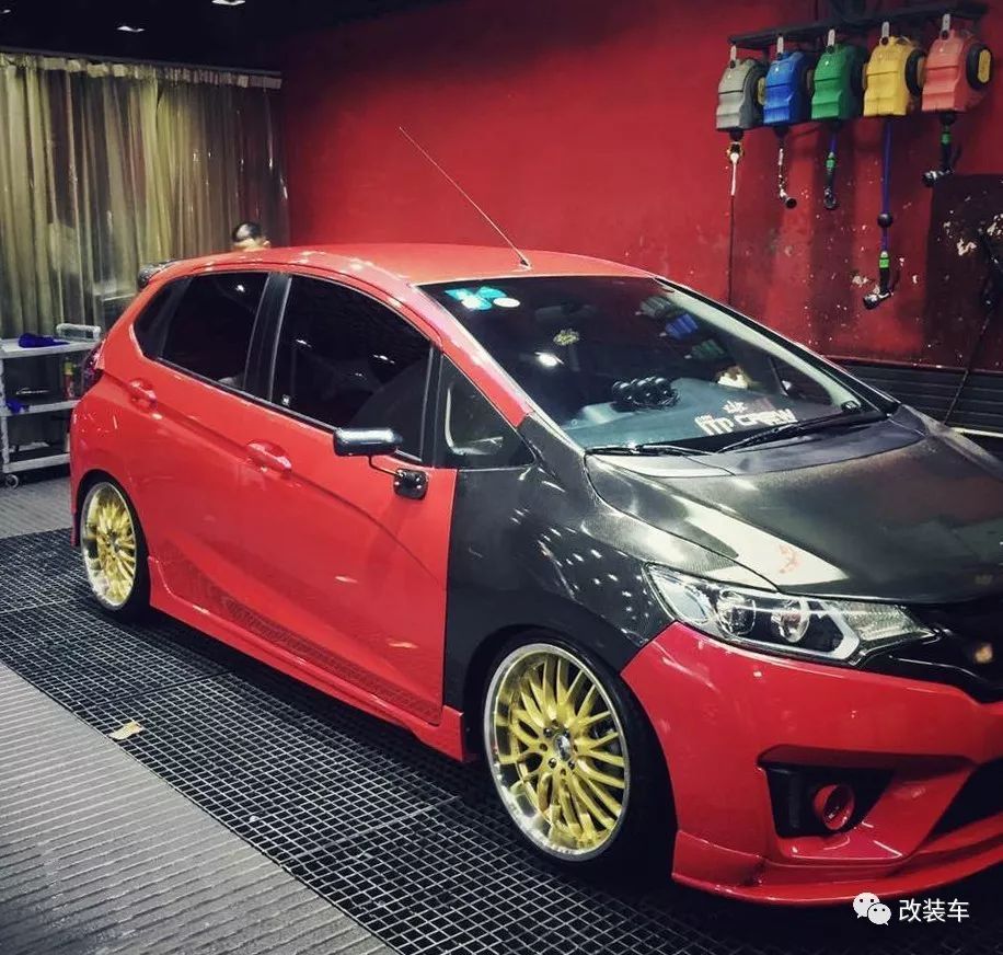 老妈把GK5换成了CVT,仍然阻挡不了他把飞度改装成