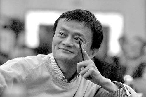 爸爸!马云被授予世界首个科技创业名誉博士学