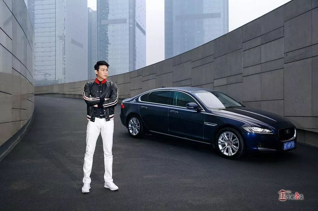 陆毅与捷豹XFL演绎了一场怎样极致绅士的访谈?丨车业杂谈