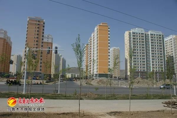 杨豪丁拍摄2013年骑马山公务员小区样貌(记者翻拍照片)