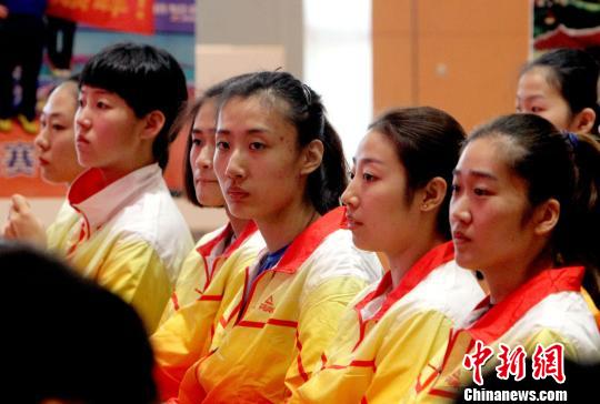 天津渤海银行女排出征新赛季 陈友泉任主教练