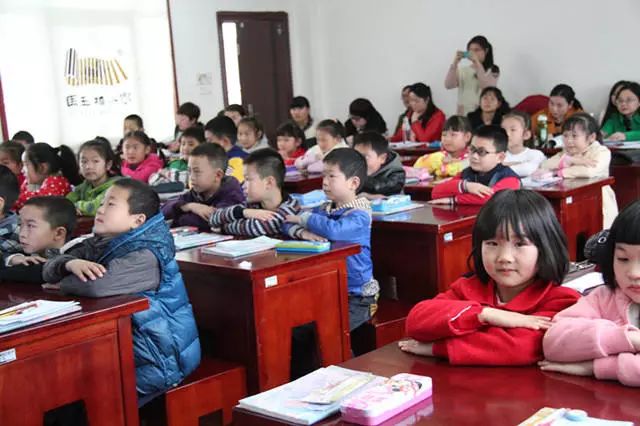 学生放学早,家长下班晚,三点半难题怎么破?长