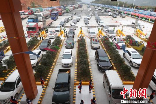 厦蓉高速贵州至广西段全线贯通|贵州|雷洞|高速