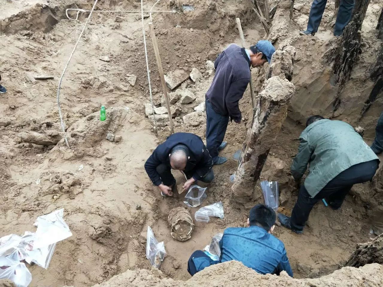 厉害了!邢台河道发现疑似元代古沉船,警方24小