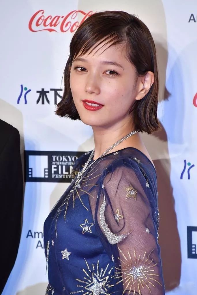 年美女99后桥本环奈,离开ps后还没鞠婧祎好看