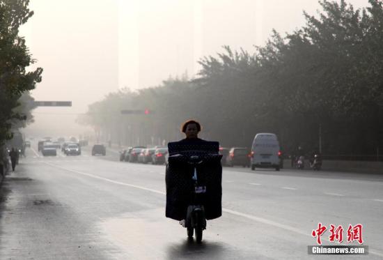 中国北方部分城市出现重度空气污染|空气污染