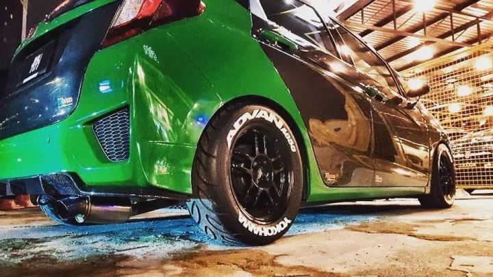 改了碳纤维+骚绿配色还不够?这辆GK5换轮毂就跟换鞋一样!