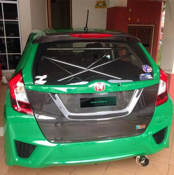 改了碳纤维+骚绿配色还不够?这辆GK5换轮毂就跟换鞋一样!