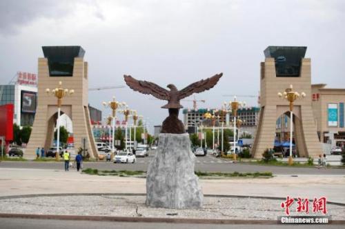 前三季度霍尔果斯区域进出口贸易额增长逾两成