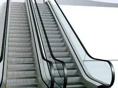 扶不扶老人问题再升级!七旬老太逛超市扶人受