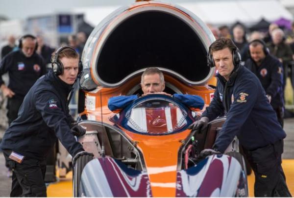 英国超音速汽车寻血猎犬公开试驾,明年挑战16