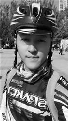 朋友圈发帅气制服照,希望别对环卫有偏见