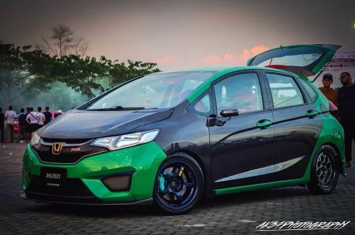 改了碳纤维+骚绿配色还不够?这辆GK5换轮毂就跟换鞋一样!