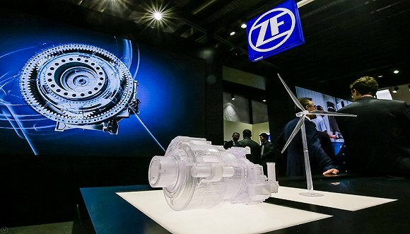 采埃孚公司展示的风机齿轮箱。摄影：张楠风能数字化