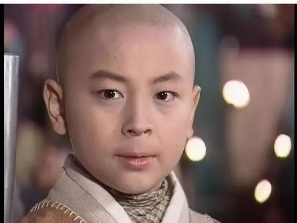 林志颖儿子跌伤脸 虽然有血块但是还是萌萌哒图片