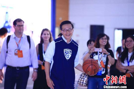 阿里巴巴执行副主席蔡崇信出资购买NBA篮网队49%股份