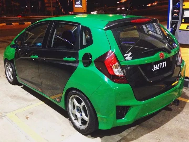 改了碳纤维+骚绿配色还不够?这辆GK5换轮毂就跟换鞋一样!