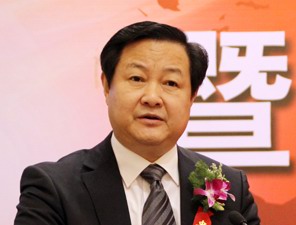 刘保聚,男,1957年6月生,汉族,山东郓城人,研究生学历,1974年8月参加工作,1985年3月加入中国共产党。