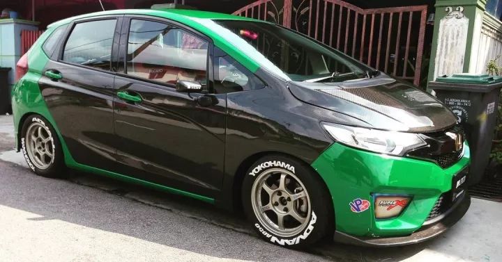 改了碳纤维+骚绿配色还不够?这辆GK5换轮毂就跟换鞋一样!