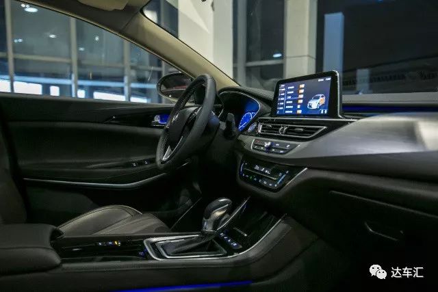 在轿车市场正面与合资品牌抗衡,长安睿骋CC亮相