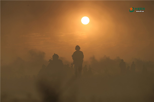 今年朱日和军演红蓝对抗谁胜谁负?导演部:不判输赢|陆军|朱日和|朱日_新浪新闻