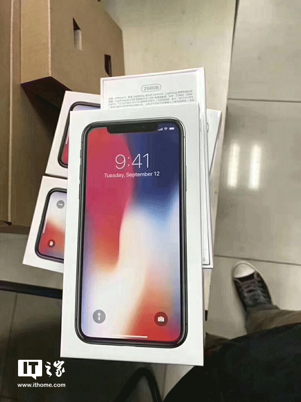 准备收快递吧!苹果iPhone X真机包装现身|苹果