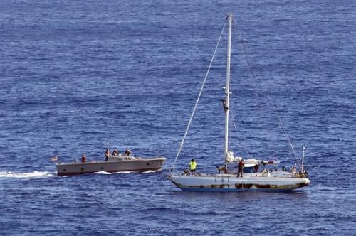 美国两名女子遇船只故障 海上漂流5个月后获救