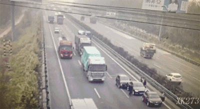 把车停在高速超车道上，那就代表离着死亡不远了！