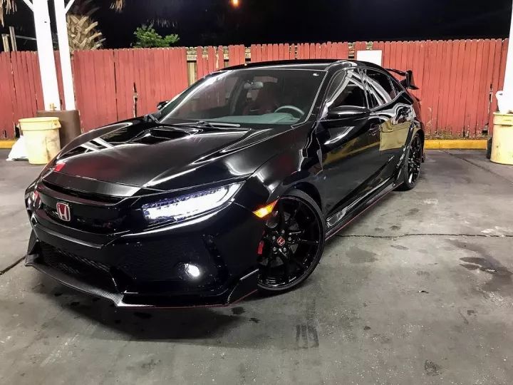 普通版买回来改成低趴还不够,最后再买一台全新思域Type-R!