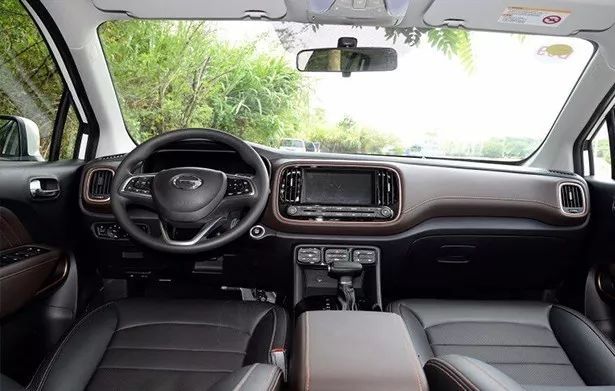 三款小型SUV刚正面!奔腾X40、名爵ZS、传祺