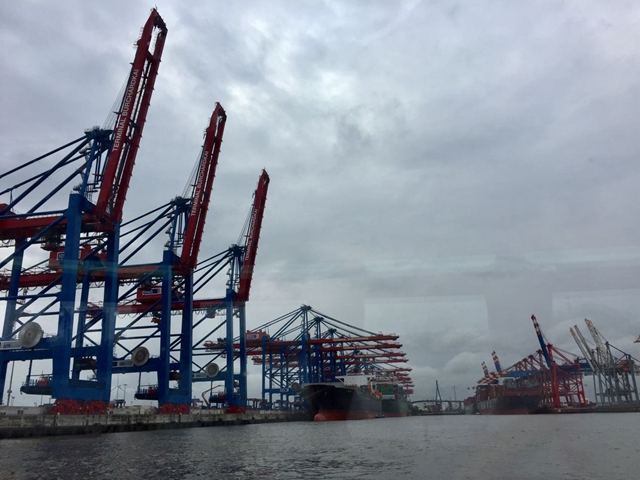 全球自贸港对比:新加坡10秒搞定申报,汉堡做出