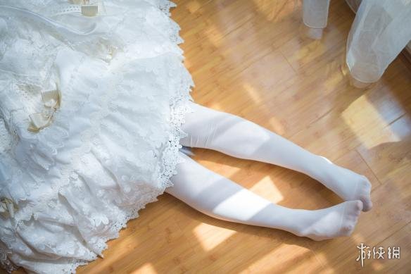 每日福利送不停 把美少女的黑丝白丝美腿一网