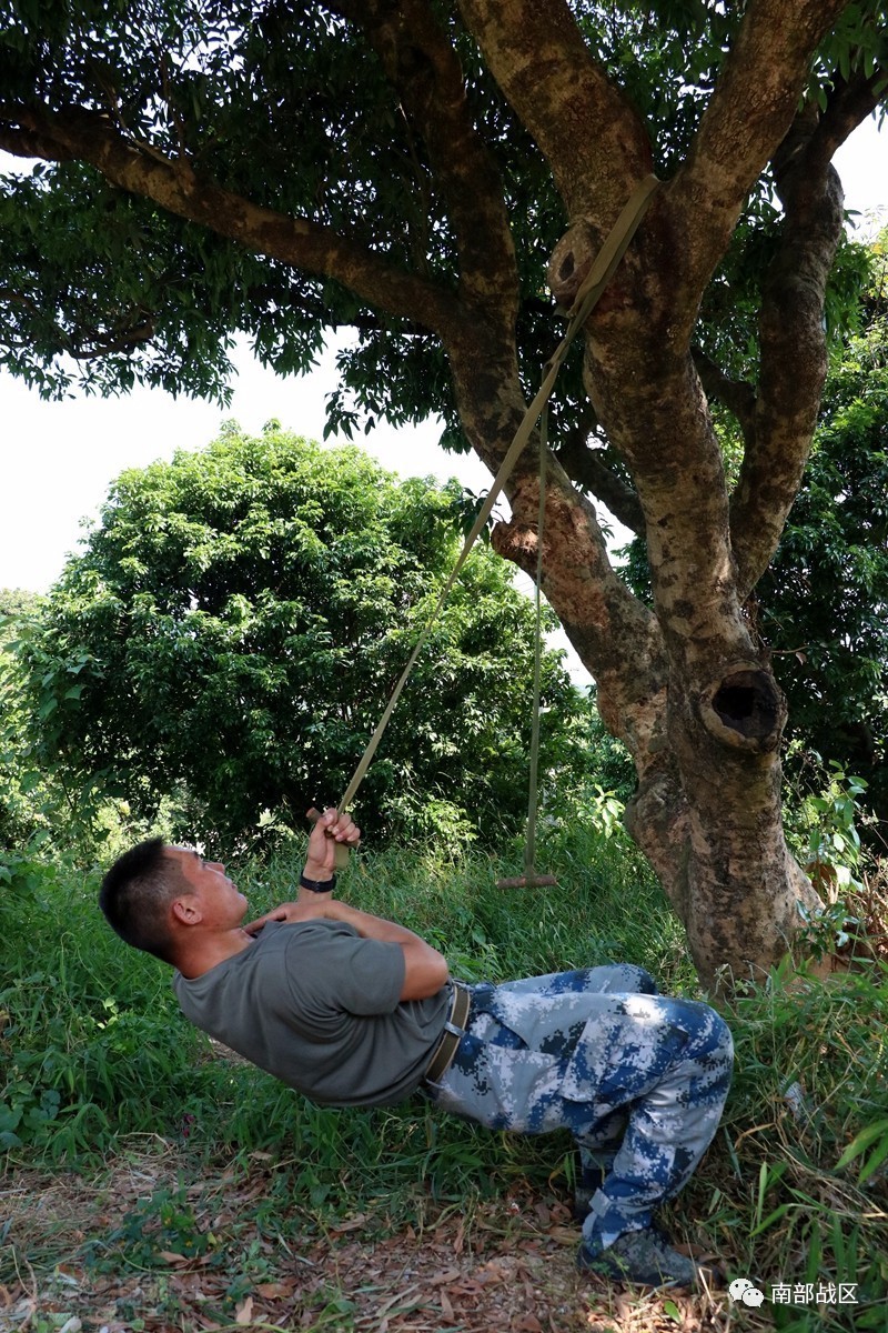 特种部队背包绳新玩法,速收藏!【军营老司机第