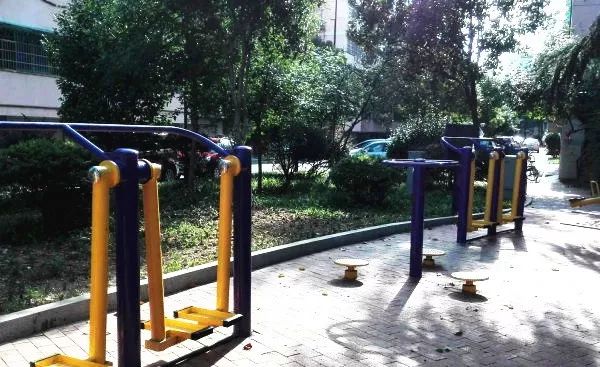 长沙一公务员小区成立业委会遇重重阻力,业主