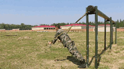 特种部队背包绳新玩法,速收藏!【军营老司机第17期】