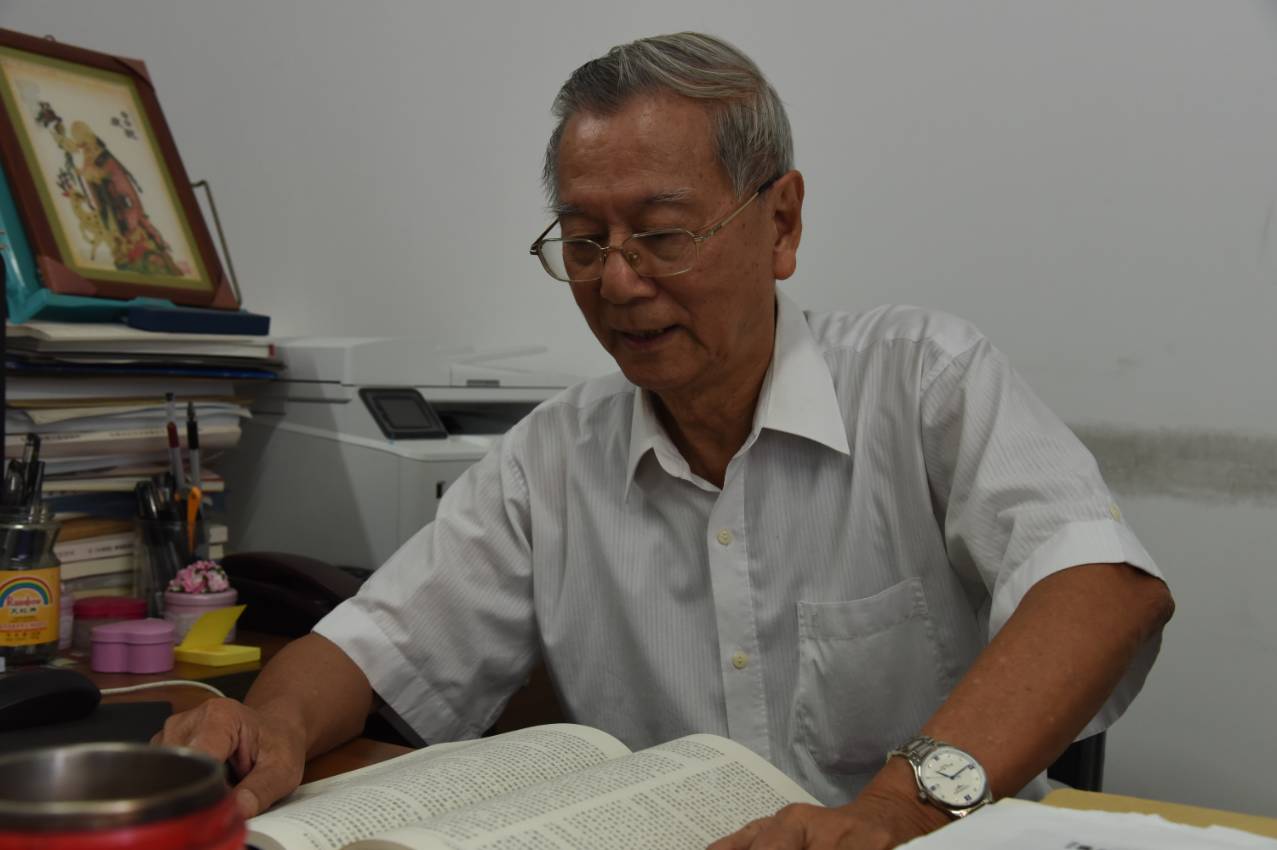 致敬大家!有这样一种人生,他们的书房里又藏着