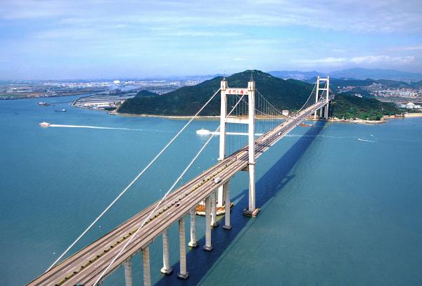 2017年大湾经济总量约为_粤港澳大湾区图片
