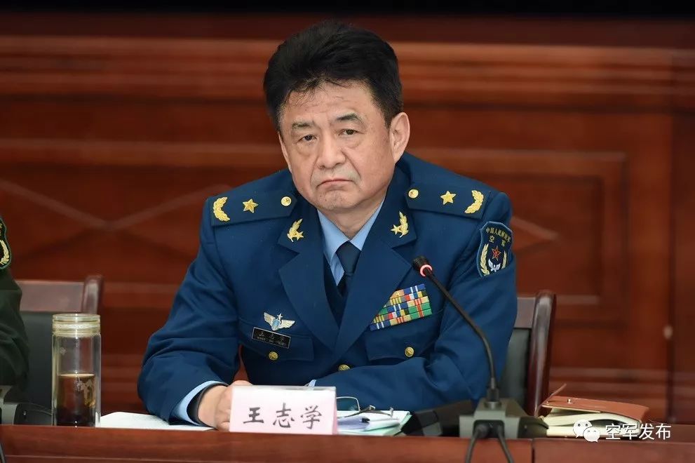努力走在前列!空军指挥学院举办深入学习贯彻十九大精神研讨会