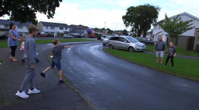 贫穷真能限制想象力?一家穷人和一家富人对换