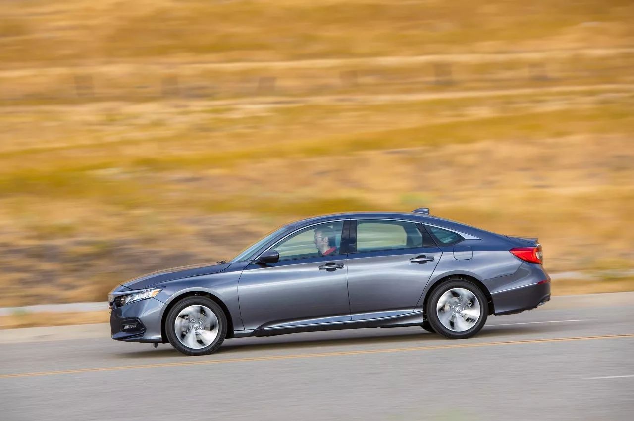 关于十代雅阁和八代凯美瑞:谁才是你心中的新恒结衣?| 双车