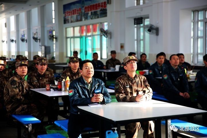 北部战区各部队官兵以多种形式收看十九大开幕
