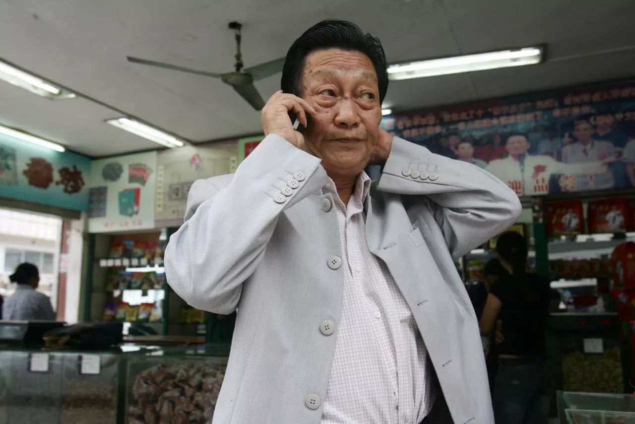 我妈和老总_老总和秘书在办公室里