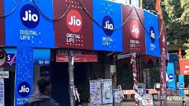 打入乡镇市场的Reliance Jio（图片来自Notey）