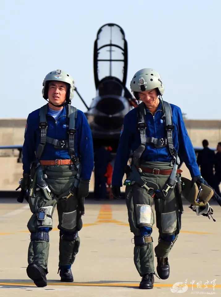 飞机失速,教员不让看仪表却让记住这种感觉|