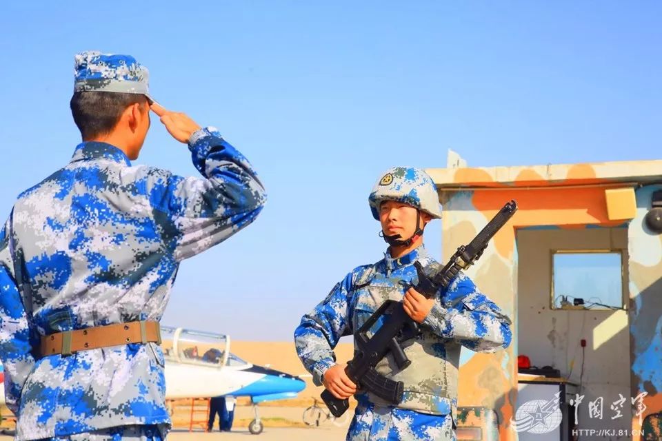 空军警卫战士的真情告白不曾乘风飞翔却一样钟情于蓝天