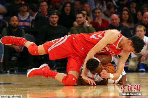 周琦打开NBA得分账户：对位“模版”，路还很长