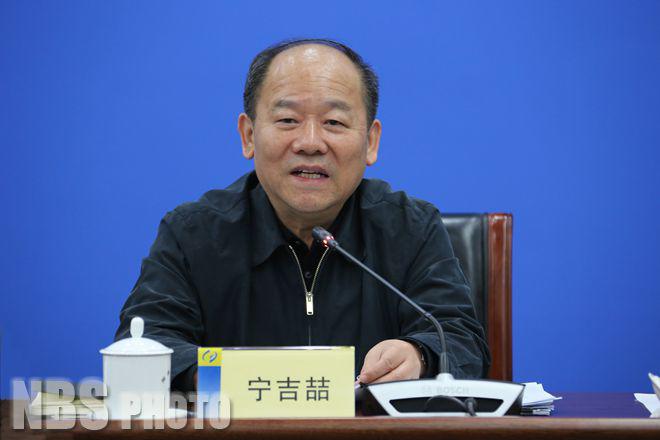 宁吉喆强调:贯彻党的十九大关于完善统计体制