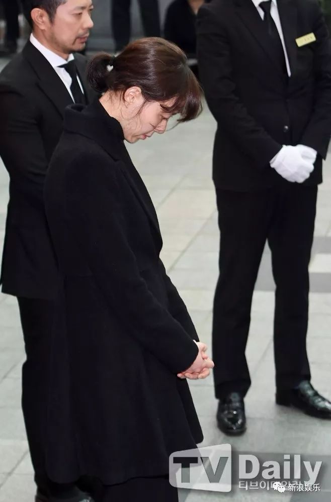 白敬亭的养生时尚太搞笑！这一对是真的复合了？